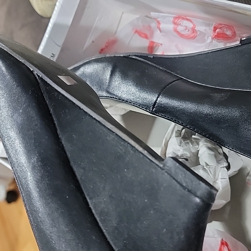 Shoes - Picture 5 of 9
